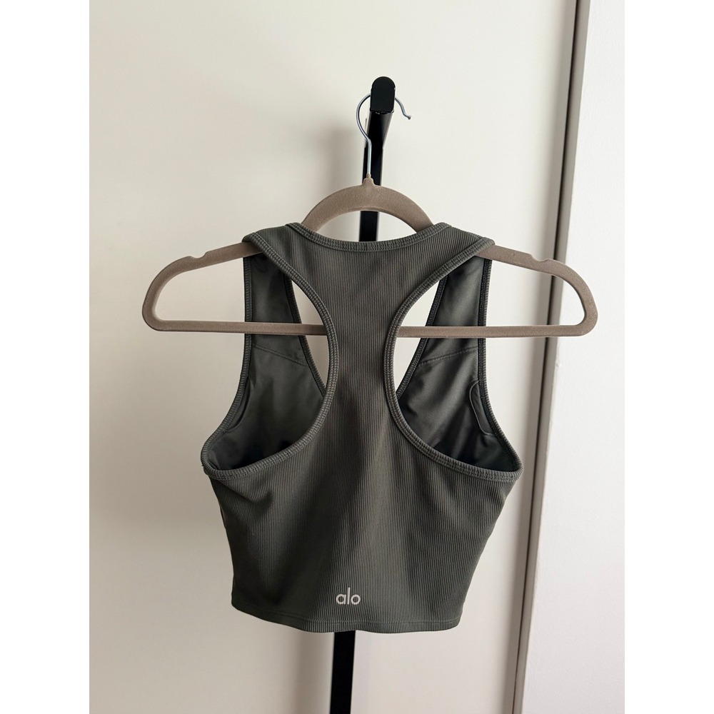 Alo Yoga Goddess Ribbed Cropped Racerback Tank – Size S – Dark Cactus